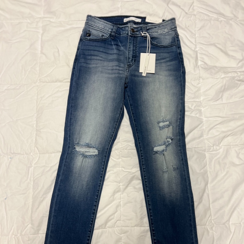 NWT KanCan Distressed Ankle Jeans